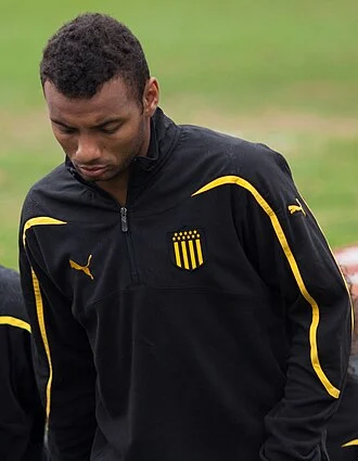 João Pedro (footballer, born 1992) height profile photo