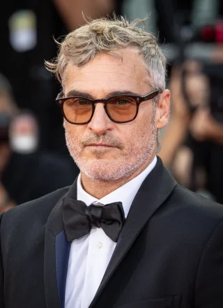 Joaquin Phoenix height profile photo