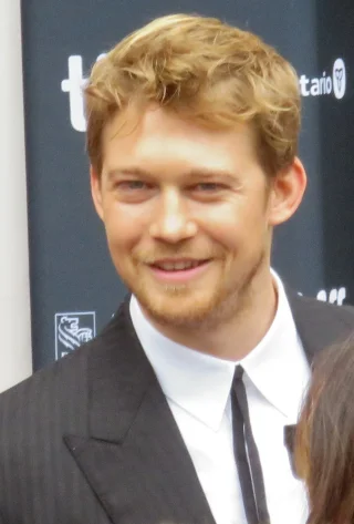 Joe Alwyn height profile photo