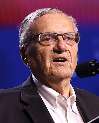 Joe Arpaio height profile photo