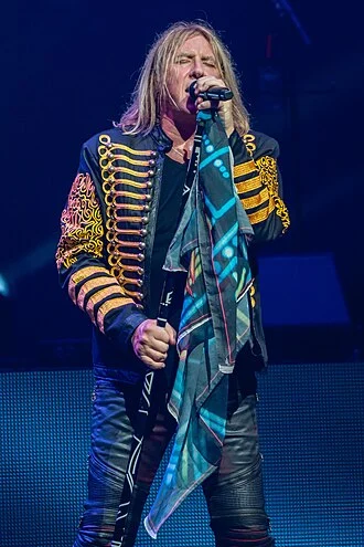 Joe Elliott height profile photo