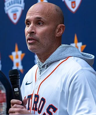 Joe Espada height profile photo