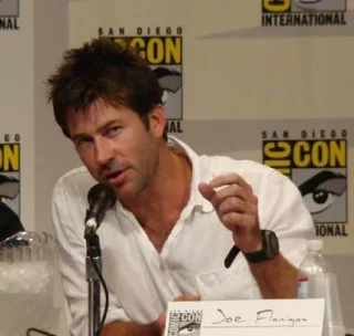 Joe Flanigan height profile photo