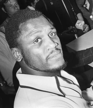 Joe Frazier height profile photo