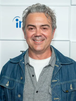 Joe Lo Truglio height profile photo