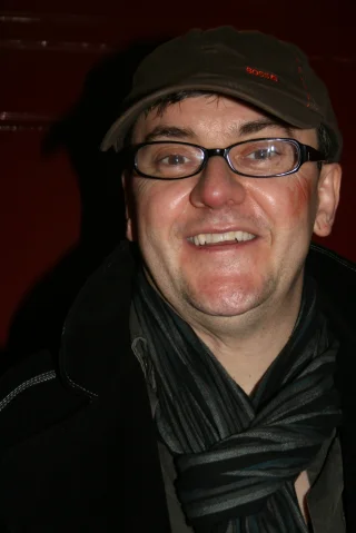 Joe Pasquale height profile photo