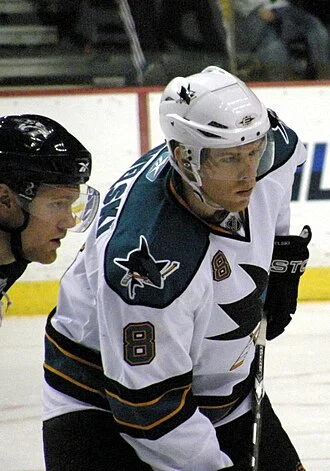 Joe Pavelski height profile photo