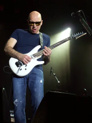 Joe Satriani height profile photo