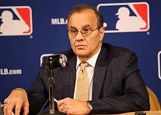 Joe Torre height profile photo