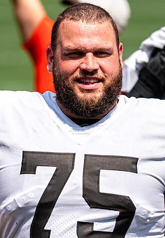 Joel Bitonio height profile photo