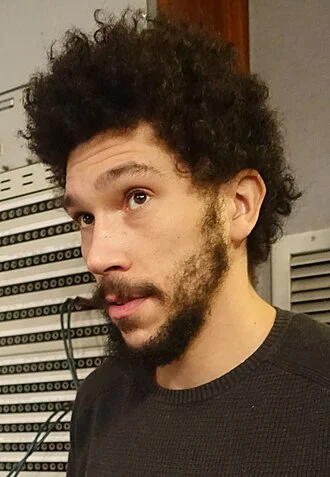 Joel Fry (actor) height profile photo