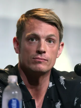Joel Kinnaman height profile photo
