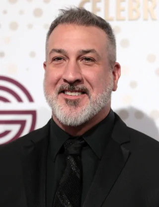 Joey Fatone height profile photo