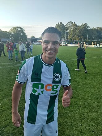 Joey Pelupessy height profile photo