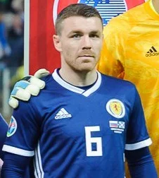John Fleck (footballer) height profile photo