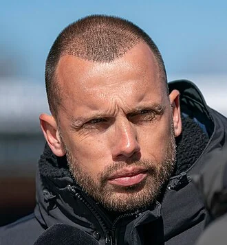 John Heitinga height profile photo