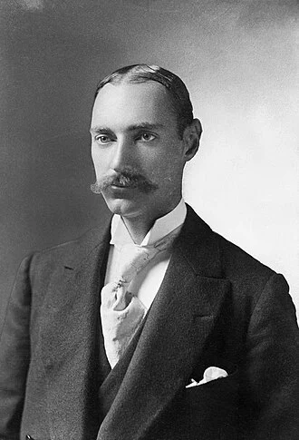 John Jacob Astor IV height profile photo