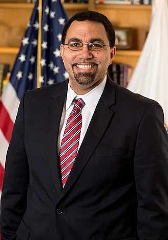 John King Jr. height profile photo
