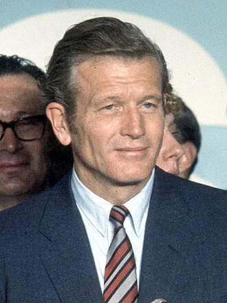 John Lindsay height profile photo
