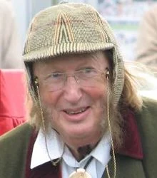 John McCririck height profile photo