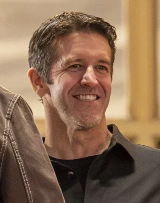 John Ternus height profile photo