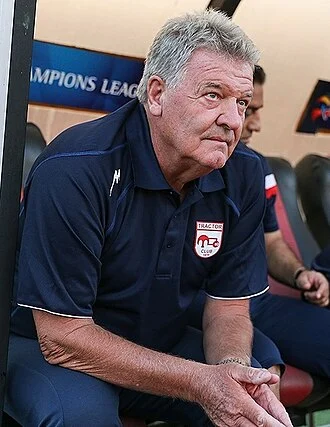 John Toshack height profile photo