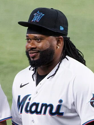 Johnny Cueto height profile photo