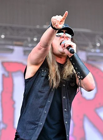 Johnny Solinger height profile photo