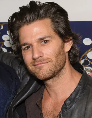 Johnny Whitworth height profile photo