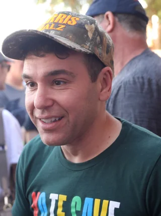 Jon Lovett height profile photo