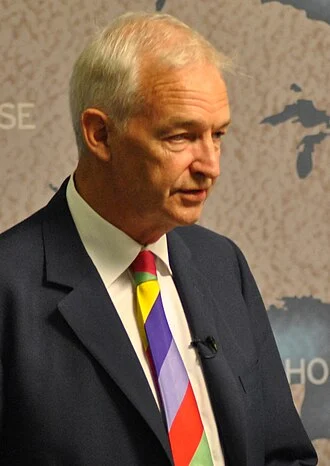 Jon Snow (journalist) height profile photo