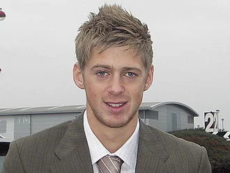 Jon Stead height profile photo