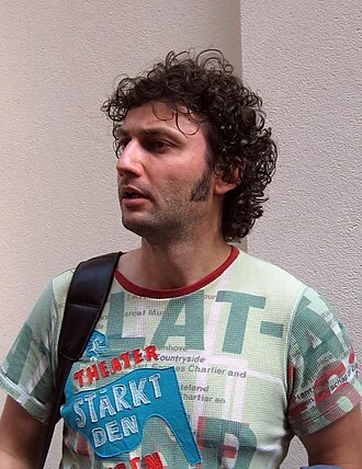 Jonas Kaufmann height profile photo