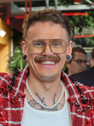 Jonas Lovv height profile photo