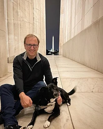 Jonathan Karl height profile photo