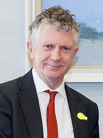 Jonathan Powell (civil servant) height profile photo