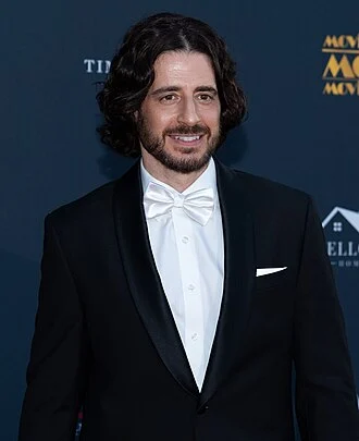 Jonathan Roumie height profile photo