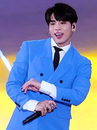Jonghyun height profile photo