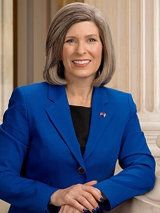 Joni Ernst height profile photo