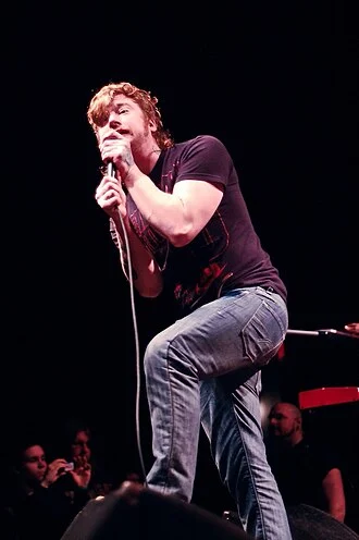 Jonny Craig height profile photo