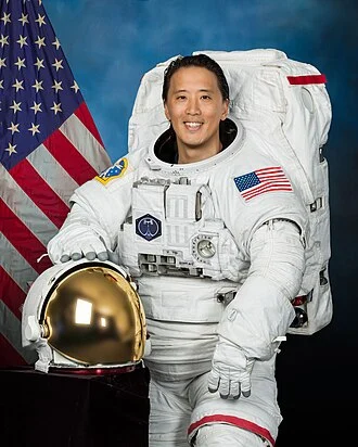 Jonny Kim height profile photo
