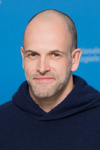 Jonny Lee Miller height profile photo
