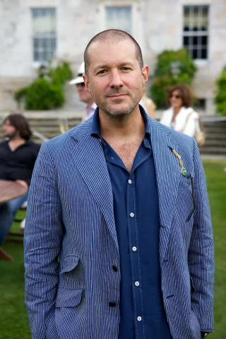 Jony Ive height profile photo