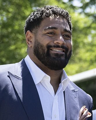 Jordan Mailata height profile photo