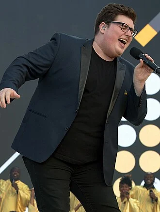 Jordan Smith (musician) height profile photo