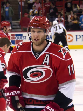 Jordan Staal height profile photo