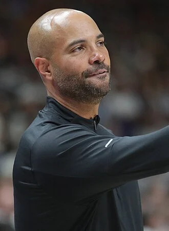 Jordi Fernández height profile photo