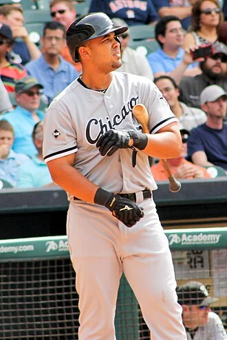 José Abreu height profile photo