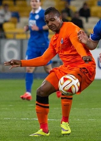 José Izquierdo (footballer, born 1992) height profile photo