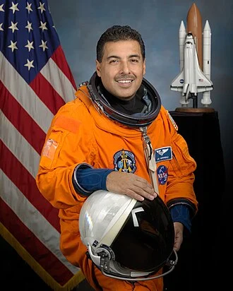 José M. Hernández height profile photo